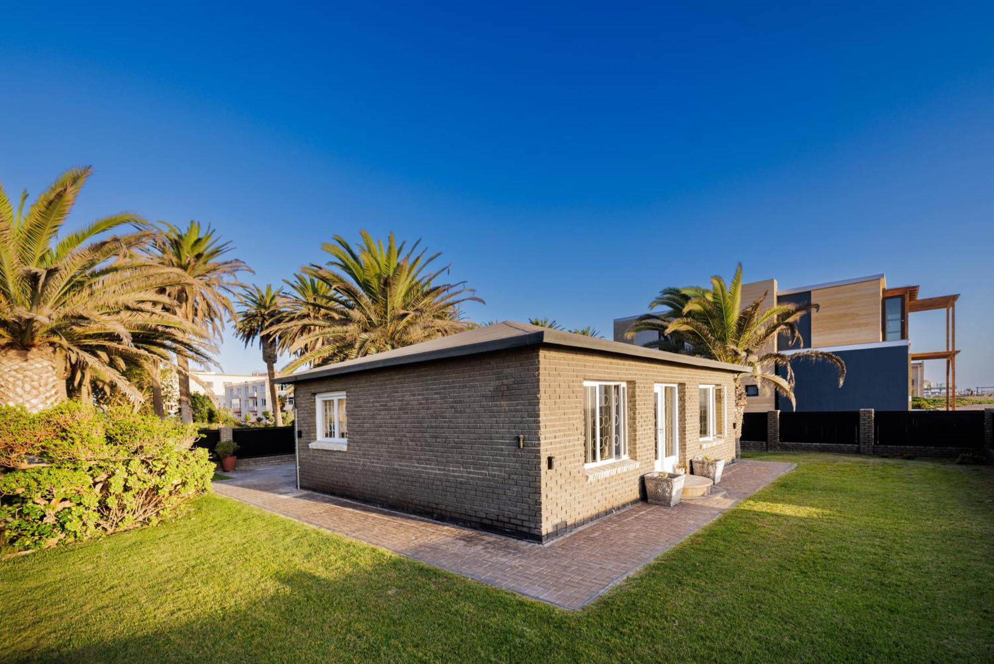 Swakopmund Seafront Cottage エクステリア 写真